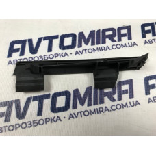 Кронштейн передніх дверей Ford Mondeo 4 2007-2014 7S7120297ADW